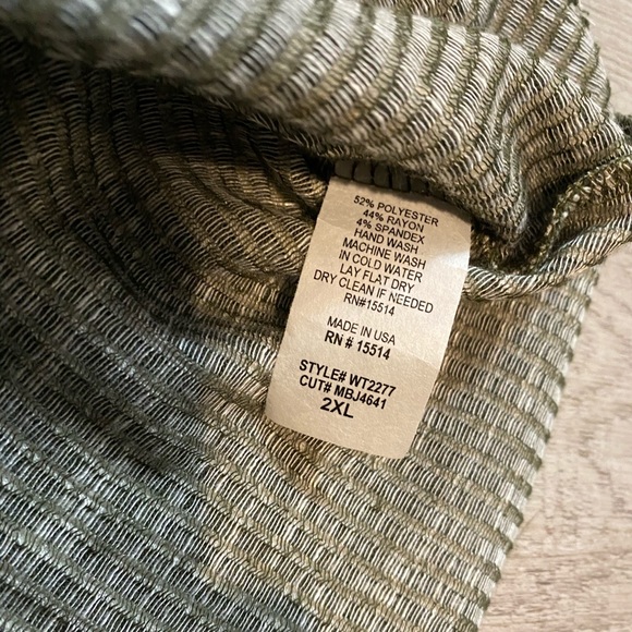 Gorgeous NWT Top - Picture 9 of 11